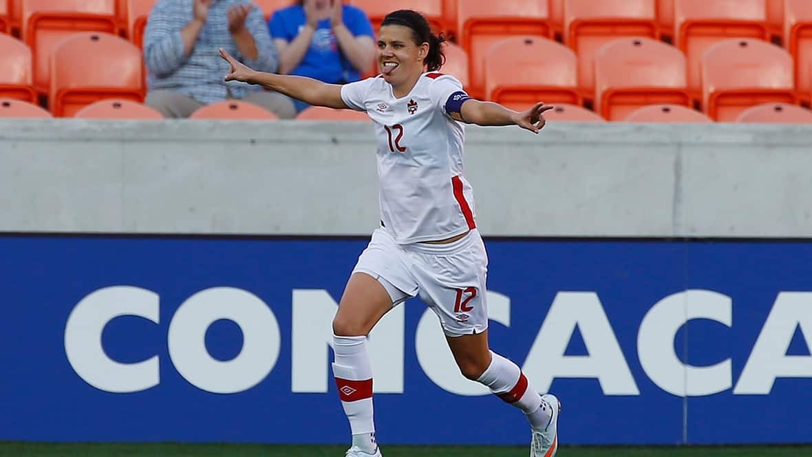 Christine Sinclair Nets Bobbie Rosenfeld Award After Record-Break